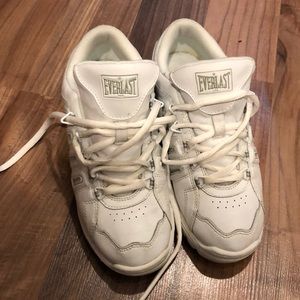Everlast size 5.5 non-marking sole